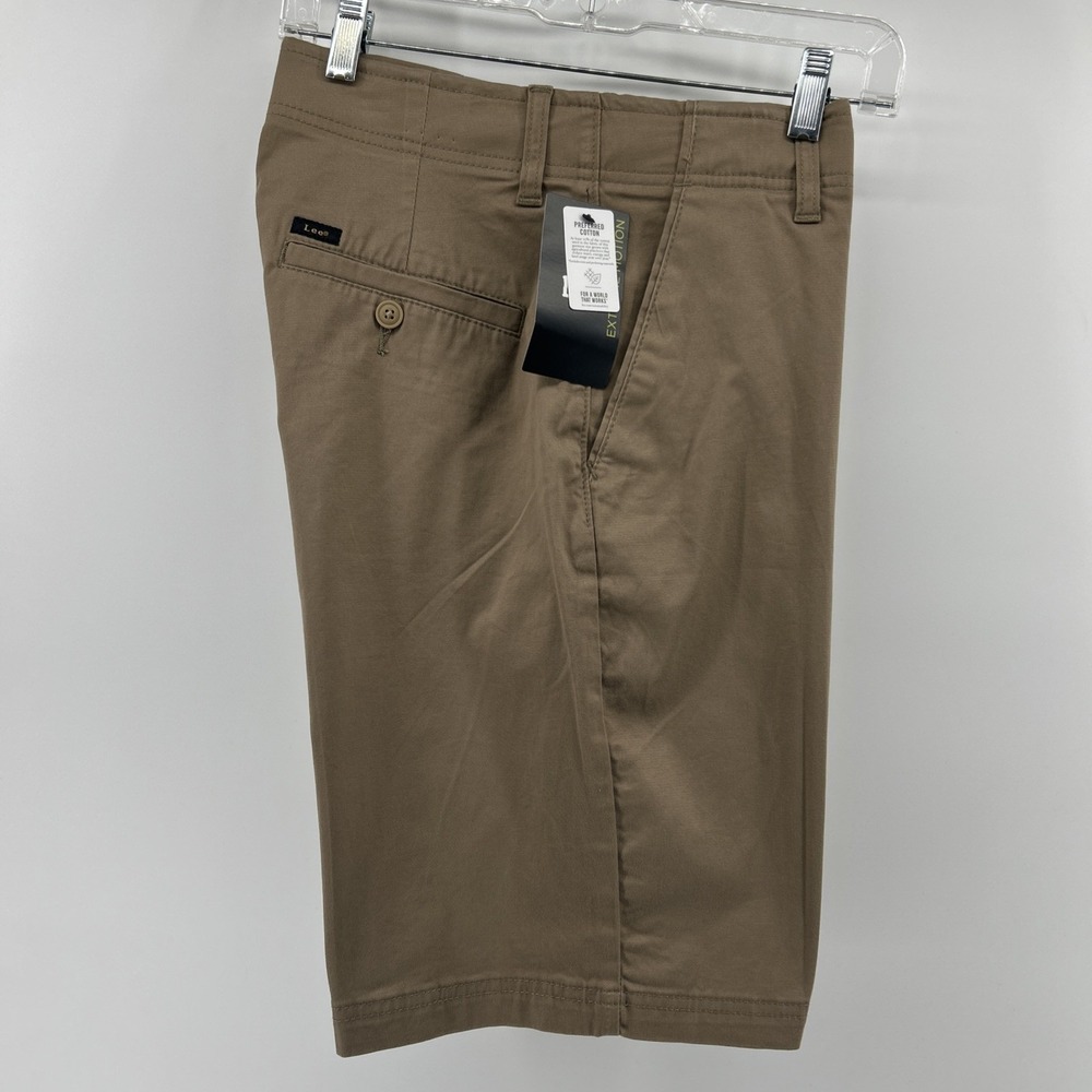 New Lee Shorts Men's 30 Khaki Chino Flat Extreme Motion Outdoor Sports NWT